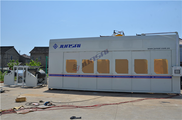 想看吸塑裁切一體機？來駿精賽雅式展！