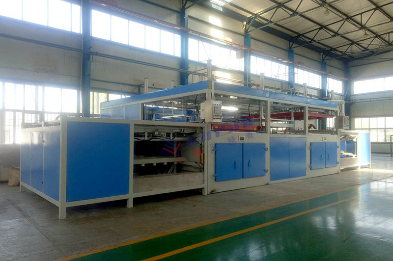 雙頭自動<a href=http://m.cqhbjy.cn/ target=_blank class=infotextkey>吸塑機</a>.jpg